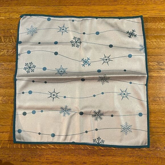 Norwex Stainless Steel Cloth Snowflake Limited Edition NWOT - Picture 2 of 11
